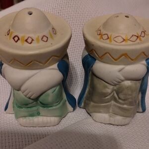 Mexicans Salt and pepper shakers vintage